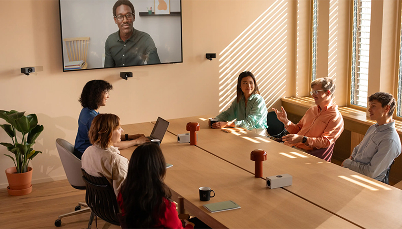 How Huddly cameras are revolutionizing conferencing in the era of hybrid work